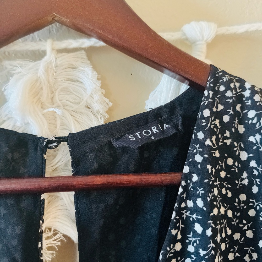 Storia | Floral Ruffle Romper - Picture 6 of 7